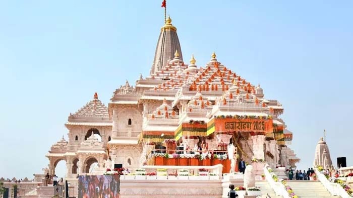 રામ મંદિર મેનેજમેન્ટના આ વ્યક્તિની ભૂમિકા પર શંકા, 17 વર્ષથી અયોધ્યાથી બદલી પણ થઈ નથી