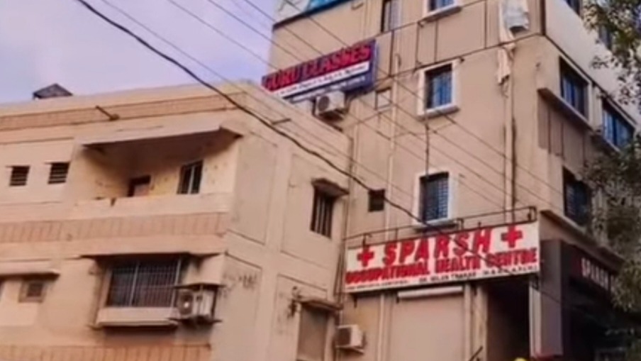 ગોરવાના ભાવિકા કોમ્પ્લેક્સમાં આગ લાગતાં નાસભાગ મચી,25 વિદ્યાર્થીઓનું રેસ્ક્યૂ