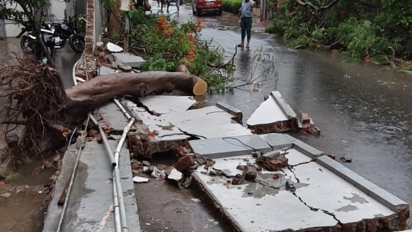 Wall collapse damages six vehicles near Agrawal Tower in Ahmedabad's Jodhpur
