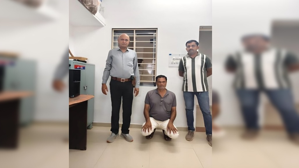 કાલાવડ નજીક મોટા ભાડુકિયા ગામેથી ડિગ્રી વિના દવાખાનું ચલાવતા બોગસ ડોક્ટર ઝડપાયા