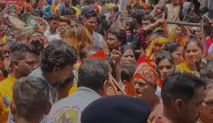 Bhajan mandali reaches Astodiya Chakla