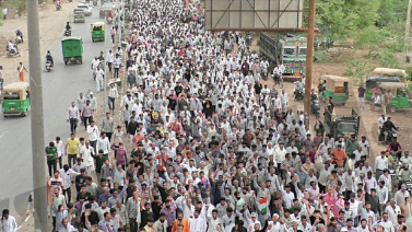 Thousands Join Morbi Farmers’ March as Jetpar Power Line Compensation Stir Enters Phase 3