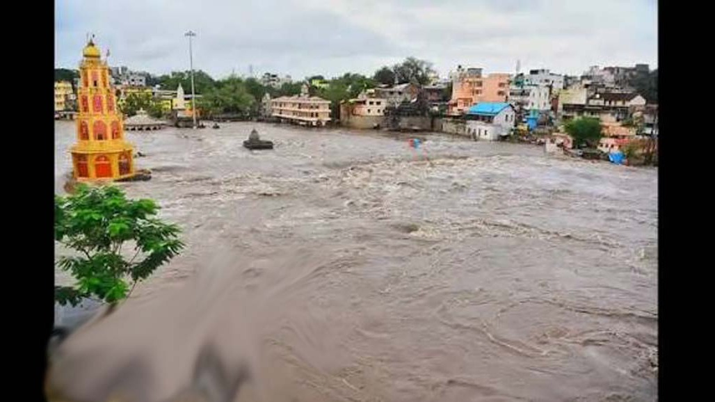 નાસિકમાં ગોદાવરીએ ભયજનક સપાટી વટાવીઃ રામકુંડ પર પાણી ફરી વળ્યું