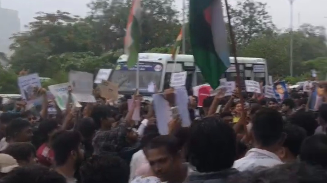 Gandhinagar Gen Z Protest: Hundreds March to Satyagraha Chhavani in Peaceful Protest