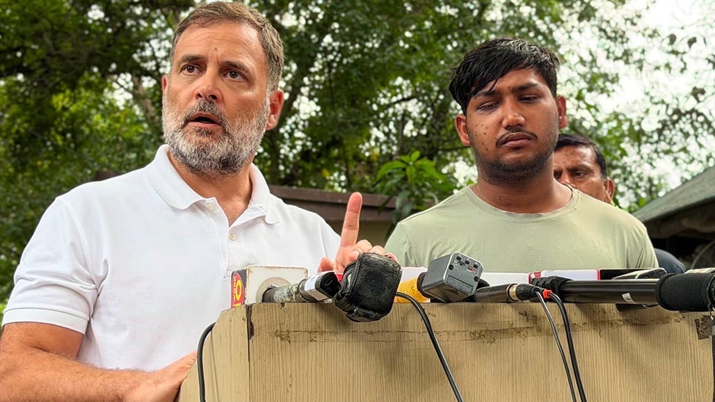 વિદ્યાર્થીઓને મારવાનો આદેશ કોણે આપ્યો?