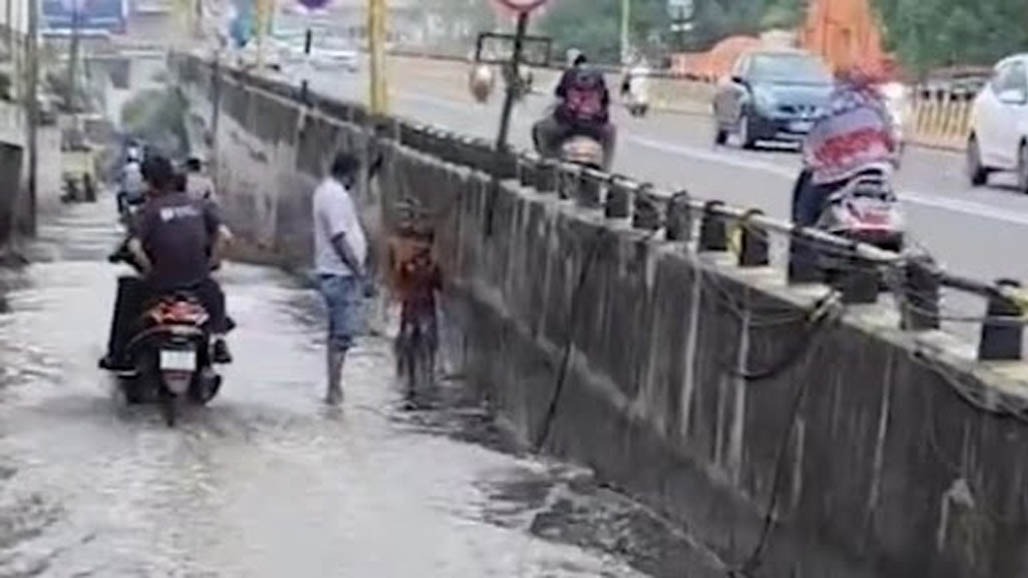 વડોદરા કોર્પોરેશનની પ્રી-મોન્સૂન કામગીરીના દાવા પોકળ : જેતલપુર બ્રિજના સર્વિસ રોડ પર પાણી ભરાયાં