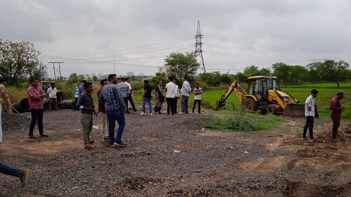 વડોદરાના પૂર્વ વિસ્તારમાં અણખોલ પાસે ૭૫ મીટર રિંગ રોડ બનાવવા માટે જમીનનો કબજો એક વર્ષ બાદ મળ્યો