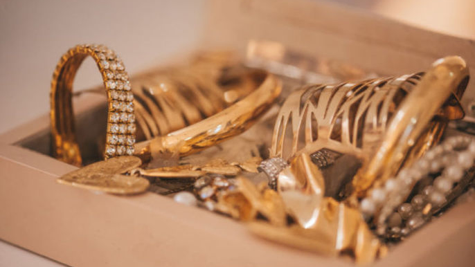 Ahmedabad Trader Alleges ₹8 Lakh Gold Fraud, 3 Booked for Cheating, Criminal Breach of Trust