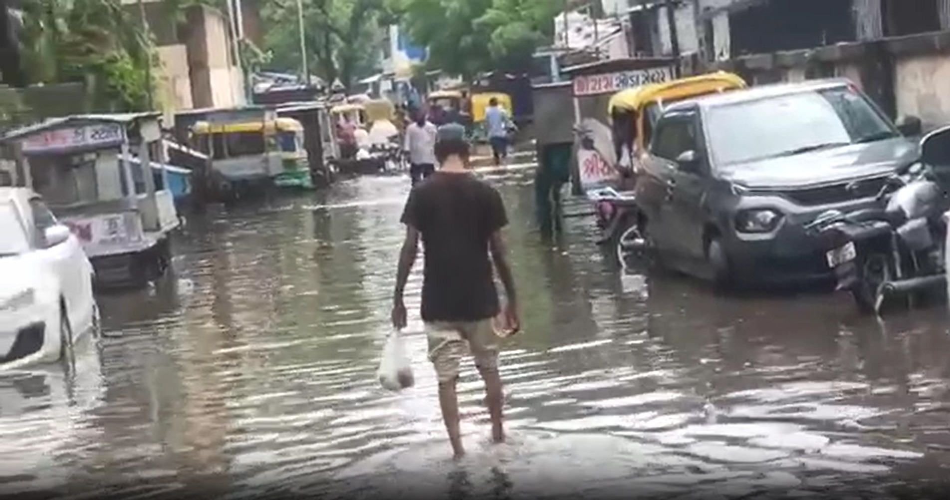અસારવા સિવિલ હોસ્પિટલ પાસે પાણી ભરાયા