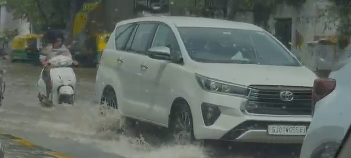 Waterlogging Reported Near Jamalpur Bus Depot