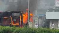 AMTS Bus Catches Fire In Ahmedabad's Bapunagar, 40-45 Passengers Escape Unhurt AMTS Bus Catches Fire In Ahmedabad's Bapunagar, 40-45 Passengers Escape Unhurt