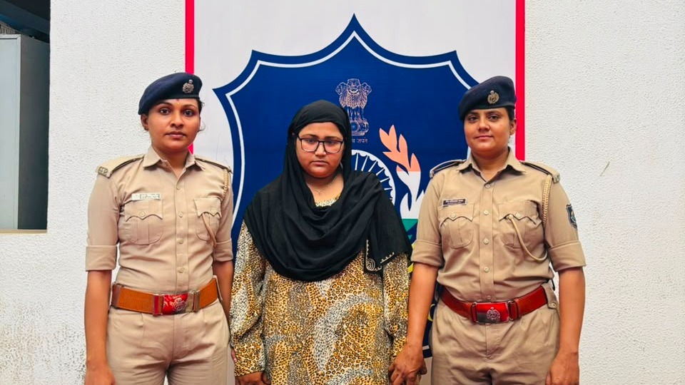 Sister-in-Law Arrested for Alleged ₹50 Lakh Jewellery Theft in Ahmedabad; Smart Lock Password Used to Enter Flat