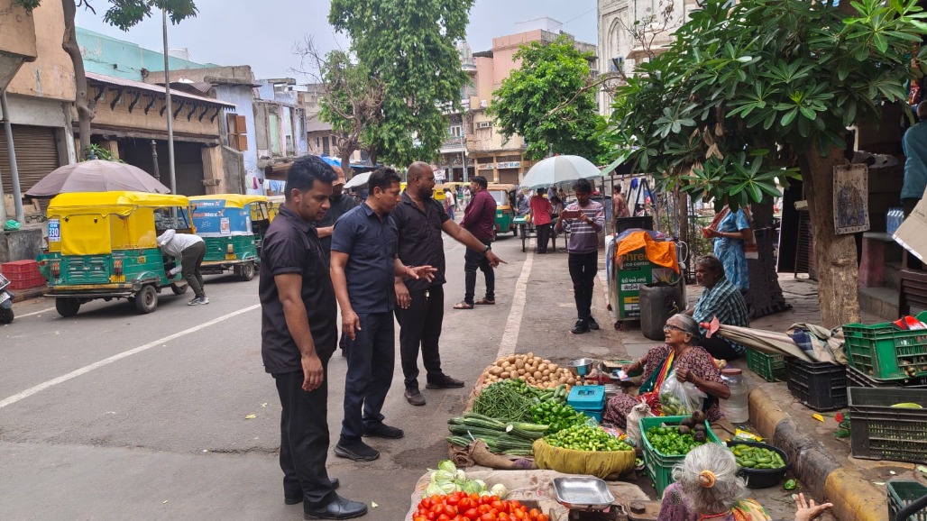 Ahmedabad Heritage Route Hygiene Failure: AMC Deploys Safeguard Marshals As Multi-Crore CCTV Project Crumbles