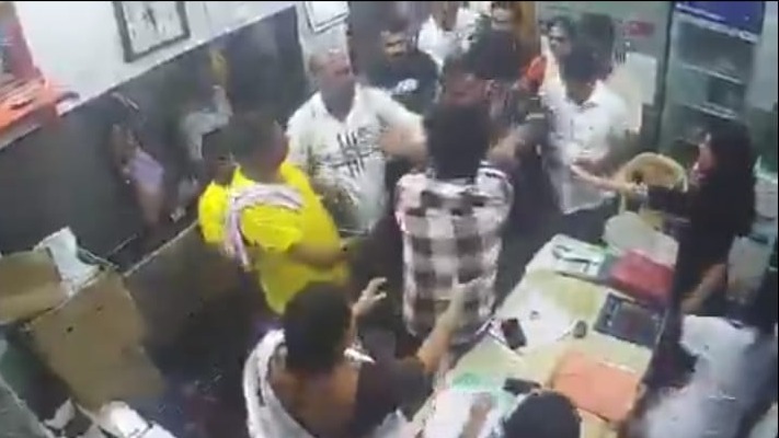 Shiv Sena Corporator Caught on CCTV Allegedly Assaulting Doctors Inside Mumbai Hospital
