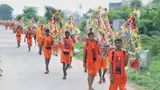 80 કિલો વજન ઉંચકીને ચાલીને કાવડયાત્રીઓ આખા વિશ્વનું ધ્યાન ખેંચે છે 80 કિલો વજન ઉંચકીને ચાલીને કાવડયાત્રીઓ આખા વિશ્વનું ધ્યાન ખેંચે છે