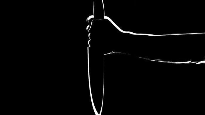 Neighbours Stab Salon Owner for Installing CCTV in Ahmedabad