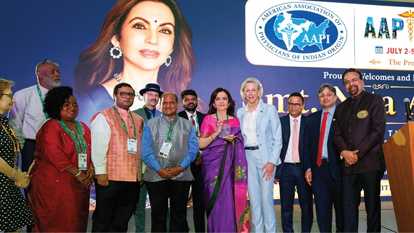 નીતા અંબાણીને ફ્લોરિડામાં ડબલ સન્માન: 'AAPI હ્યુમેનિટેરિયન એવોર્ડ' અને 'કી ટુ ધ સિટી ઓફ ટેમ્પા'થી કરાયા સન્માનિત