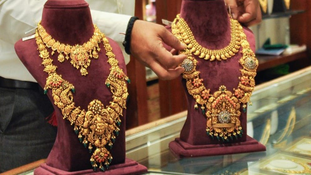 MCX પર સોના-ચાંદીના ભાવમાં મોટો કડાકો