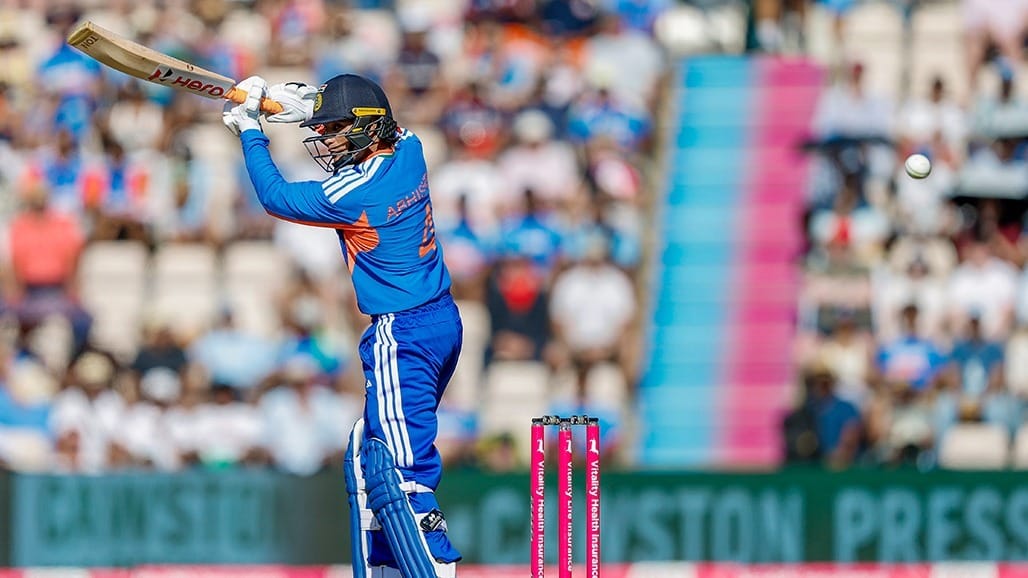અભિષેક શર્માનો બોલિંગમાં ઇતિહાસ, T20 ઇન્ટરનેશનલમાં નવો રેકોર્ડ સર્જાયો