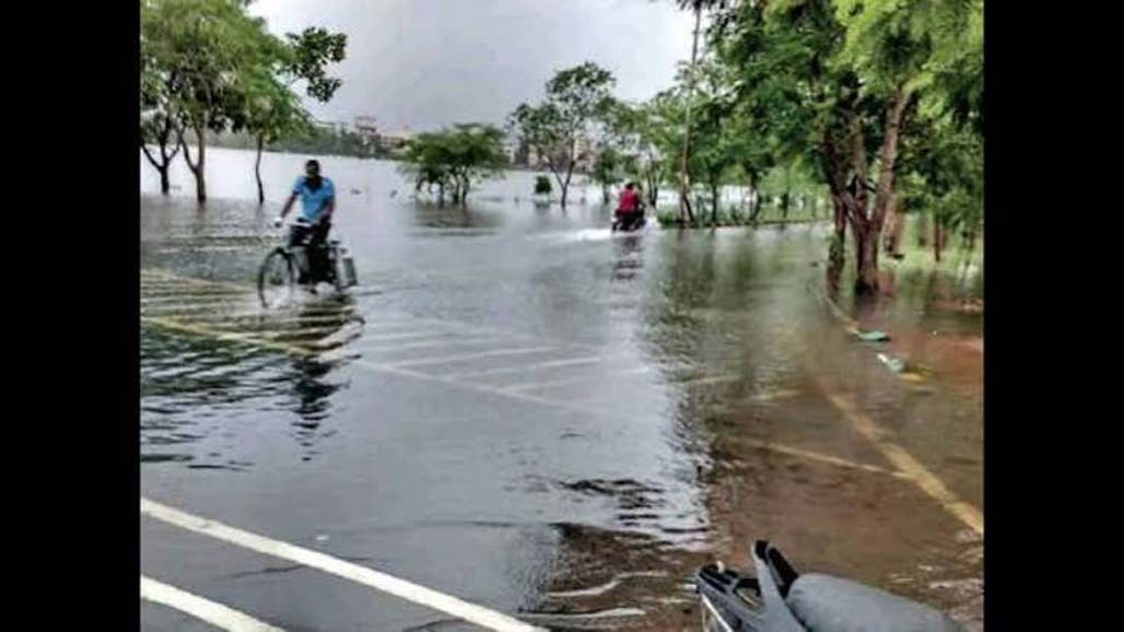 વસઈ-વિરારમાં પાણી ભરાઈ ગયા, વાહનવ્યવહાર ઠપ્પઃ જનજીવન ખોરવાઈ ગયું