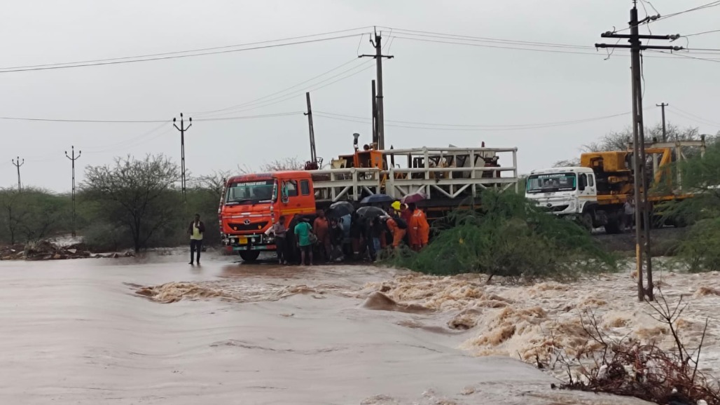 Home Guards rescue 10 ONGC employees stranded by floodwaters at Junagadh