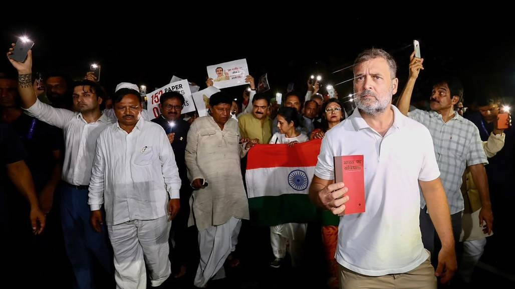 માફી માંગો અને ધર્મેન્દ્ર પ્રધાનની હકાલપટ્ટી કરો: PM મોદીના વીડિયો પર રાહુલ ગાંધીનો પ્રહાર