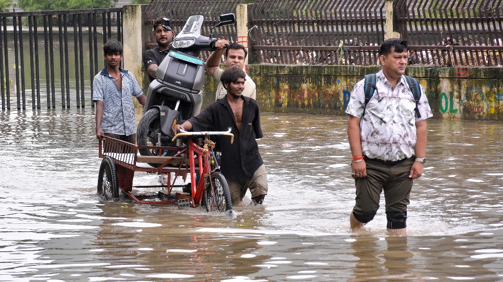 Surat Waterlogging after heavy rainfall-2.jpg