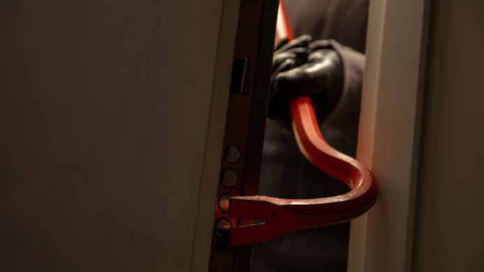Jewellery Worth ₹1.28L Stolen from Gota Apartment