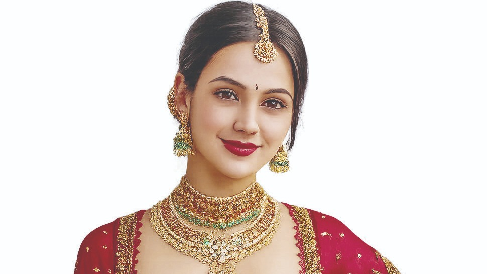 આંગી : પેન્ટ પર પણ પહેરાય છે