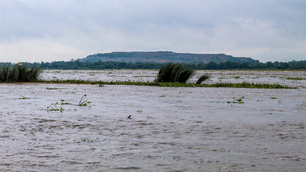 12-West Bengal-Paschim Bardhaman--- Water is released from the Durgapur Barrage amid a rise in water levels following heavy rain in the region, in Paschim Bardhaman district, West Bengal,.jpg