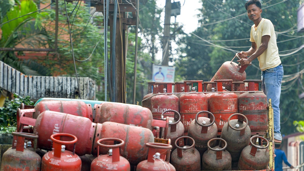 LPG ને લગતું આ કામ ઝડપથી પતાવી લો નહીંતર સિલિન્ડર કે સબસિડી બંને નહીં મળે! 16 ઓગસ્ટ ડેડલાઈન