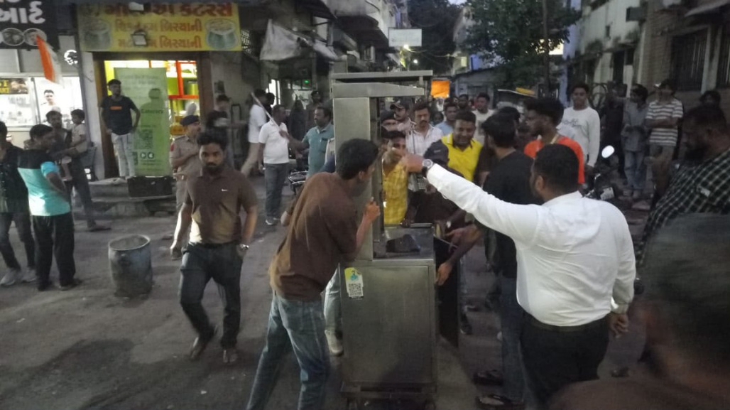 મચ્છીપીઠથી સલાટવાડા સુધીના દબાણો દૂર કરાયા