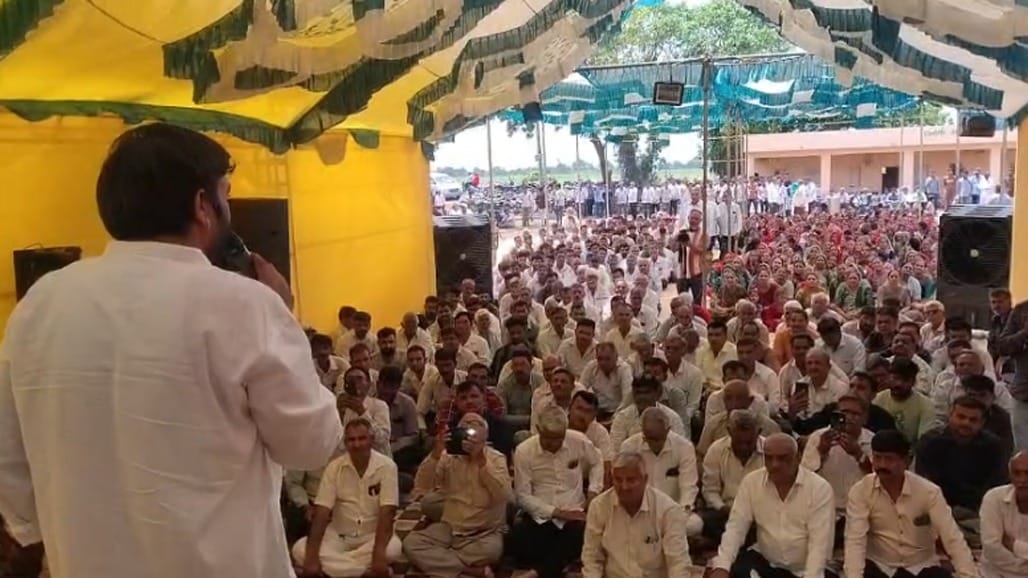 જામનગરના જોડીયાના વાવડી ગામે વીજ લાઈન સામે 7 ખેડૂતોના આમરણાંત ઉપવાસ