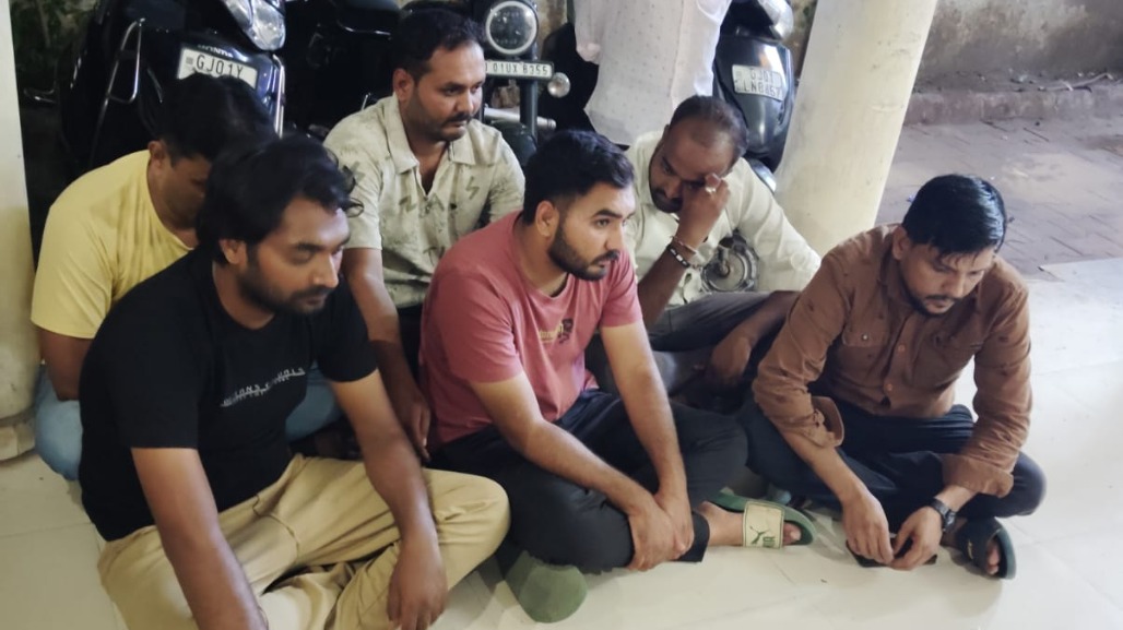 7 Arrested for Gambling, ₹5.64 Lakh Cash and Property Seized in Chandkheda