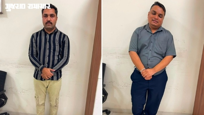અમદાવાદ: રાજ્ય વેરા કમિશનર કચેરીના 2 કર્મચારી લાંચ લેતા ઝડપાયા, ફરિયાદીનું બેંક એકાઉન્ટ અનફ્રીઝ કરવા માંગી હતી લાંચ