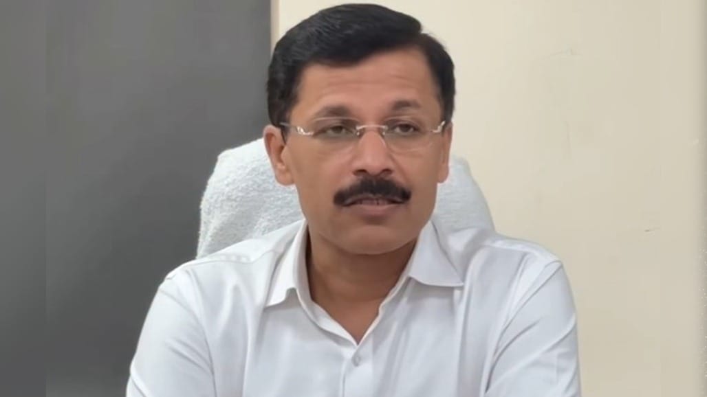 ‘સિંઘમ IAS’ તુકારામ મુંઢે: 21 વર્ષમાં 25 ટ્રાન્સફર, FDA માં આવતા ભેળસેળિયાઓમાં ફફડાટ