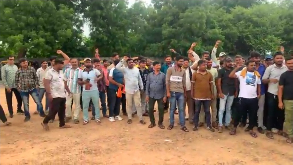 સીએનજીના સતત વધતા ભાવથી રીક્ષાચાલકો પરેશાન