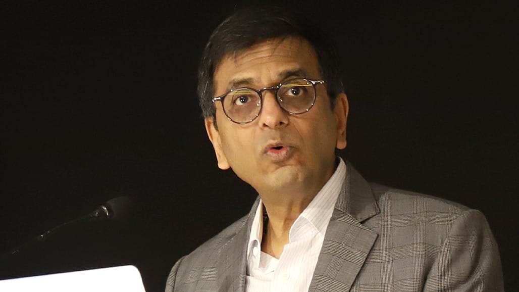 પૂર્વ CJI ચંદ્રચૂડ રશિયા-યુક્રેન કરોડો ડૉલરના કાનૂની વિવાદ ઉકેલશે