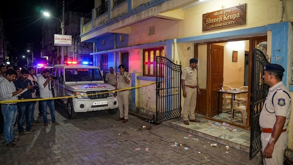 Women’s Gambling Club Busted in Veraval: 13 Caught Red-Handed Ahead of Janmashtami