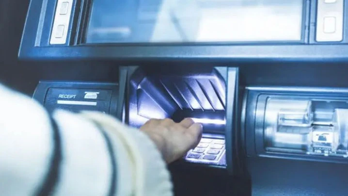 Woman Loses ₹1.13 Lakh After ATM Card Allegedly Swapped at Ahmedabad Kiosk