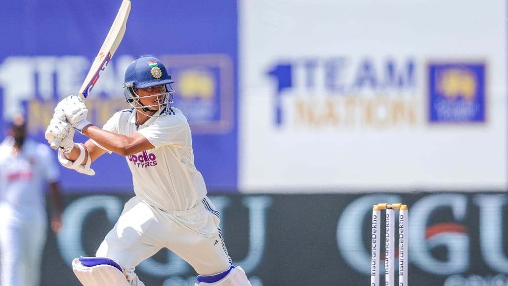 IND vs SL ટેસ્ટ: બોલર સાથે ટક્કર બાદ જયસ્વાલ રન આઉટ