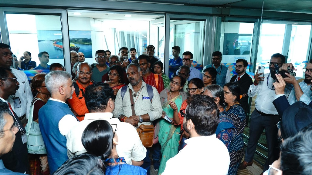 21 Tamil Nadu Pilgrims Return To India From Surviving Nepal-Falsh Flood, Some Of Them Use Sarees and Cable Wires As Lifelines