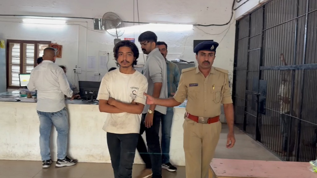 જામનગર પોલીસના જાપ્તામાંથી બે દિવસ પહેલાં નાસી ગયેલો આરોપી LCB ના હાથે ઝડપાયો