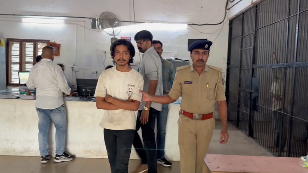 જામનગર LCB દ્વારા પોલીસ જાપ્તામાંથી ભાગેલા આરોપીને ઝડપી પાડ્યો, કાયદેસરની કાર્યવાહી શરૂ