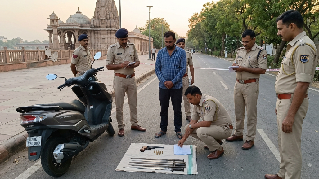 Man Held With Country-Made Pistol, Five Cartridges And Five Swords Near Ahmedabad