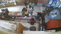 Drunk Man Allegedly Attacks Customer, Damages Phones At Ahmedabad Paan Parlour Drunk Man Allegedly Attacks Customer, Damages Phones At Ahmedabad Paan Parlour