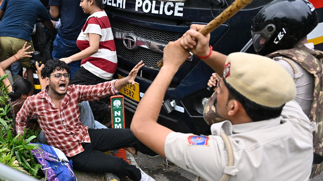 Delhi Police Deny Using Excessive Force On Jantar Mantar Protesters, Cite 30,000 Crowd And Violence