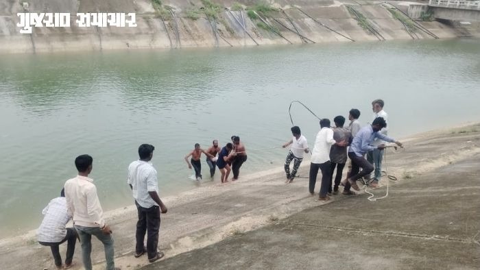 થરાદની નર્મદા કેનાલ બની 'મૃત્યુપાશ': જમડા પુલ પાસે કેનાલમાં ડૂબી જતાં સાળા-સસરાના મોત, ઘટનાને પગલે તાર ફેન્સિંગની માગ
