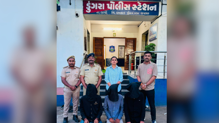 Dungra Police Arrest Three in Vapi After Honeytrap Robbery via Dating App