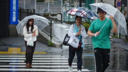 Typhoon Dolphin Forces Mass Evacuations in Japan, Grounds Over 500 Flights